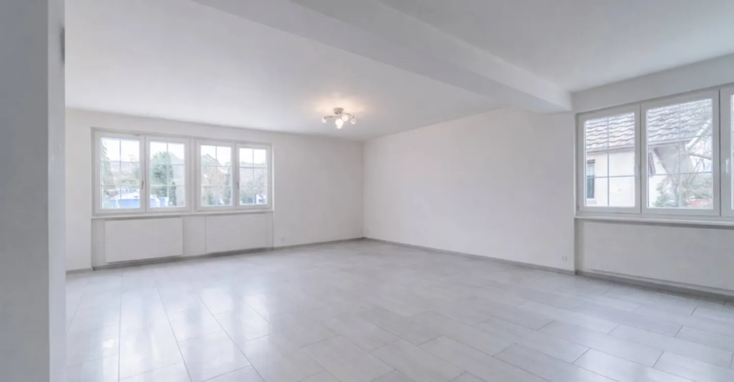 Splendida villa indipendente di 5,5 locali con vista panoramica sulle Alpi - Foto 4 di 11
