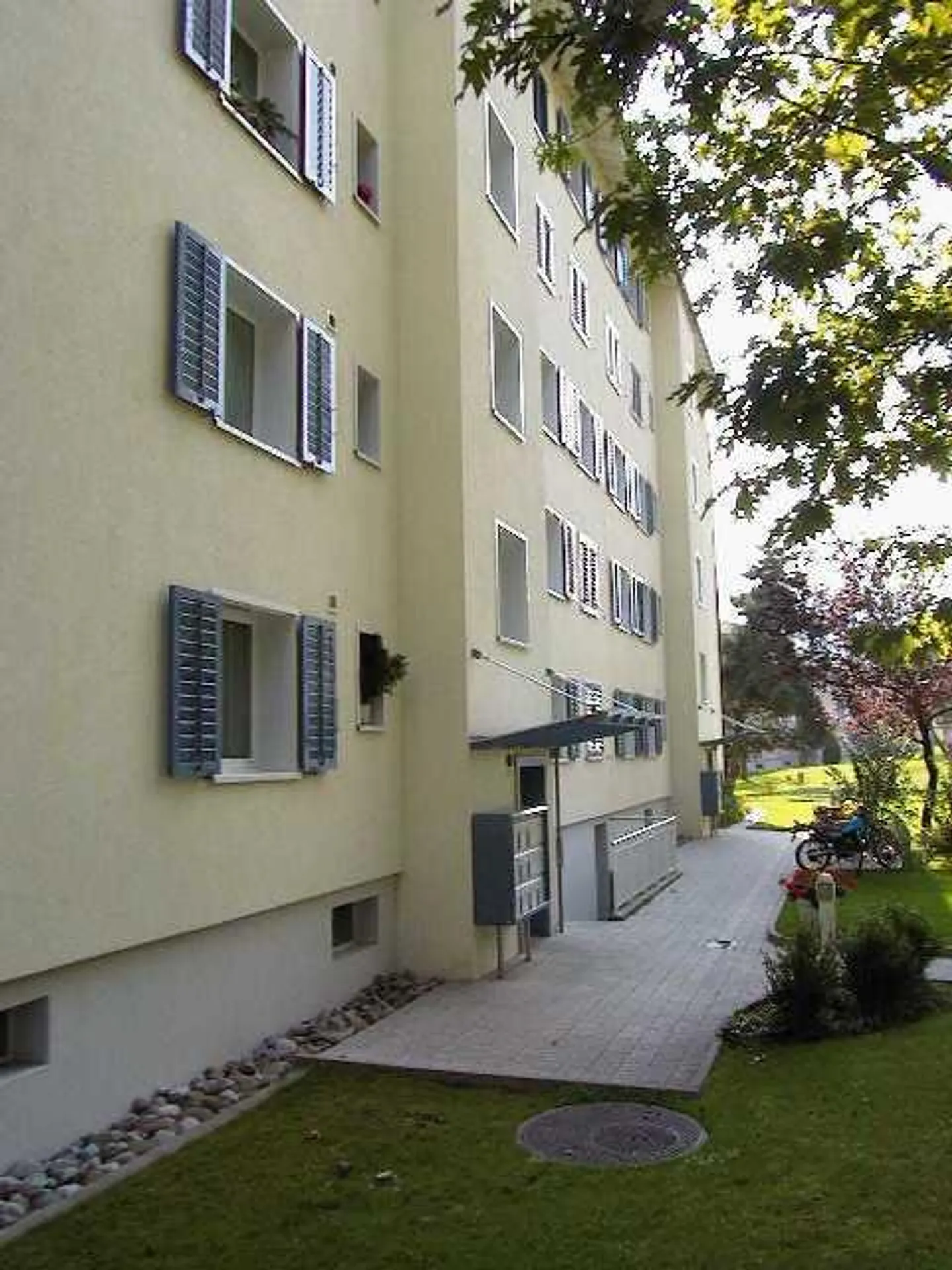 Quiet, sunny location - Photo 1 of 8