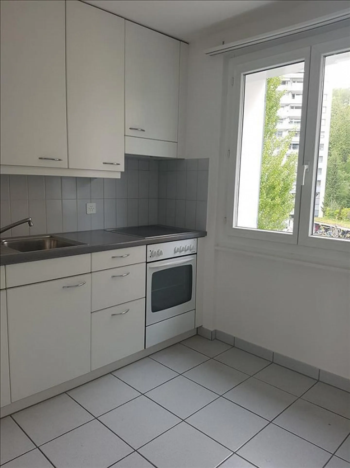 Quiet, sunny location - Photo 4 of 8