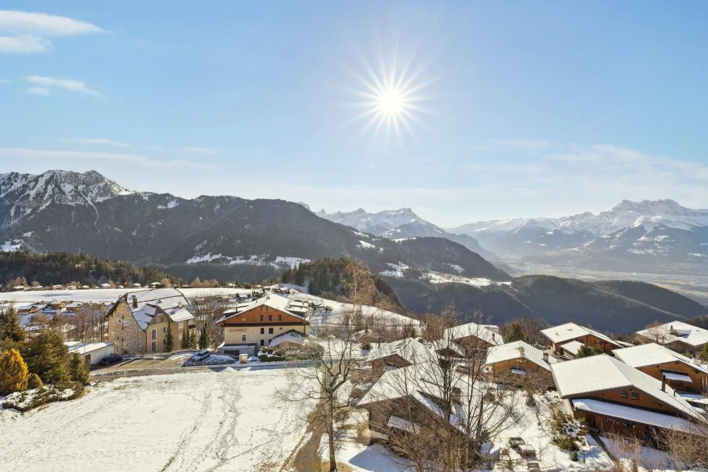 Herrliches renoviertes Dachgeschoss - Atemberaubende Aussicht auf die Alpen - Foto 3 von 13