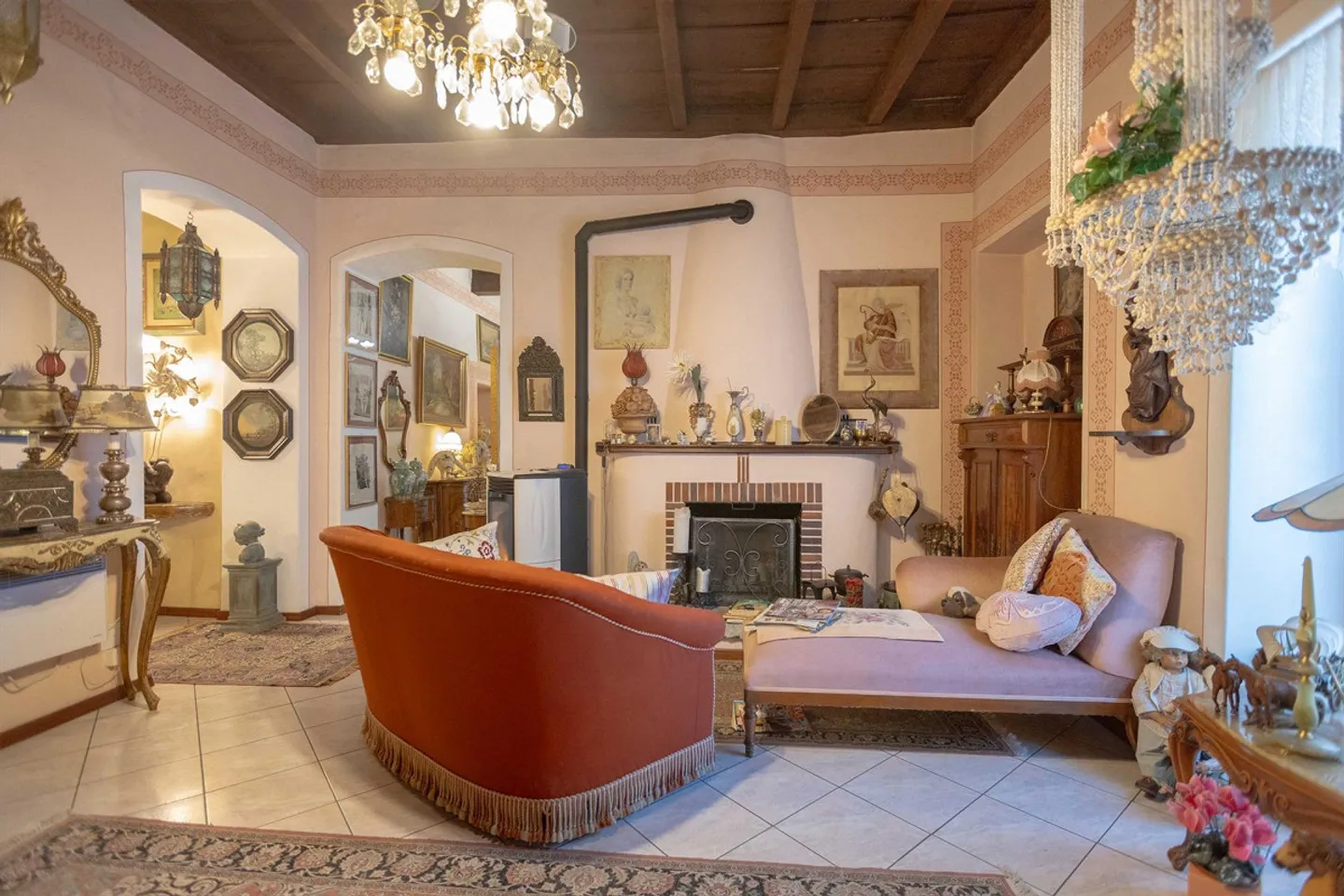 Casa romantica in Ticino con 6 camere e giardino a Brissago - Foto 4 di 9