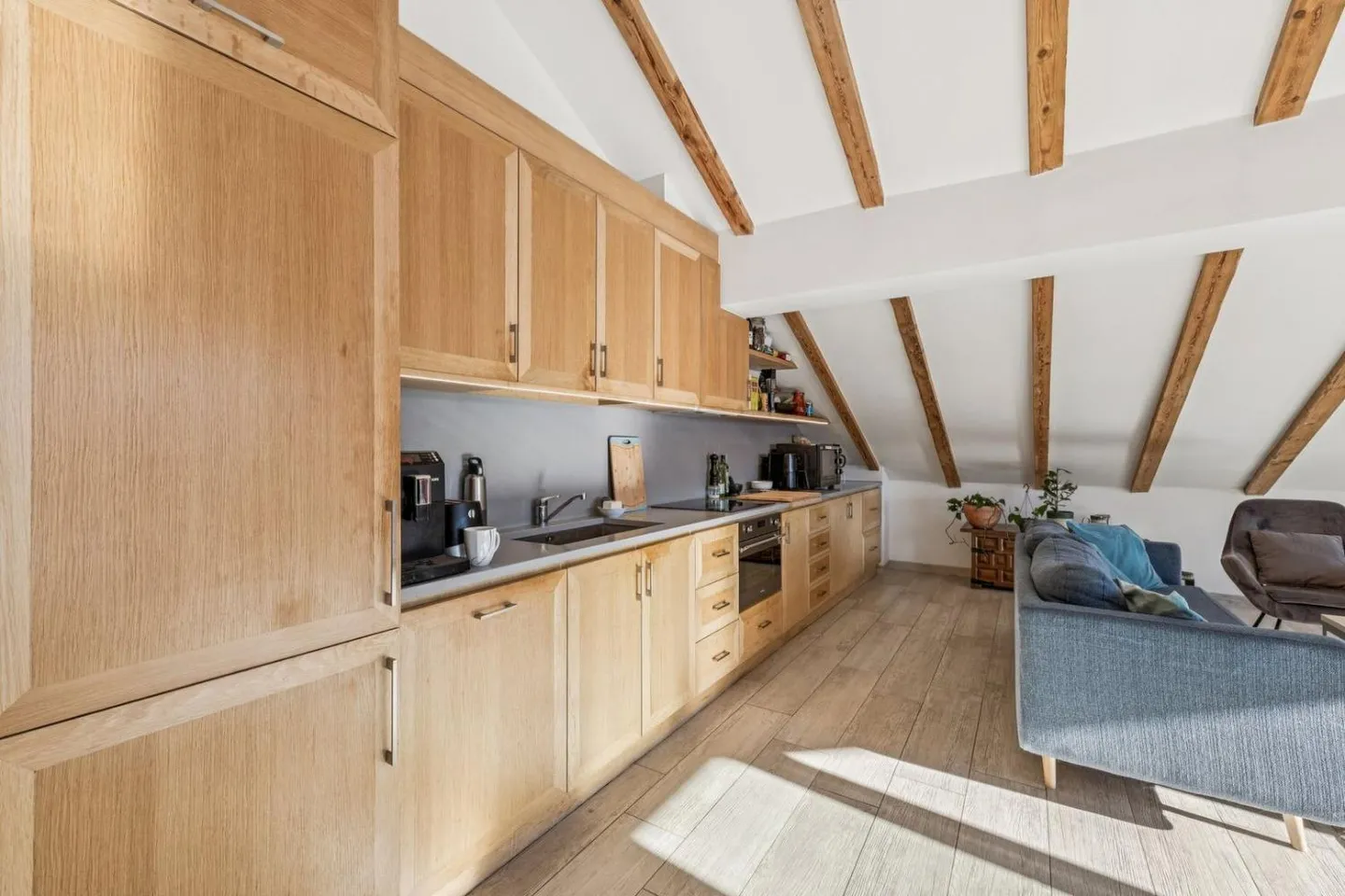 Herrliches renoviertes Dachgeschoss - Atemberaubende Aussicht auf die Alpen - Foto 8 von 13