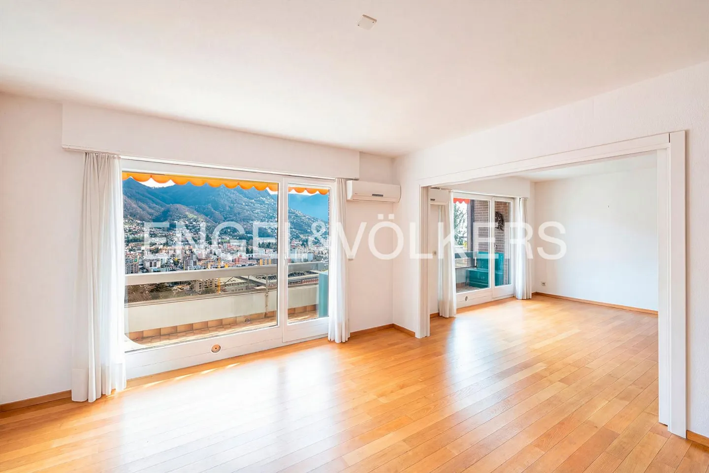 Charmante Wohnung mit Seeblick - Foto 1 von 12