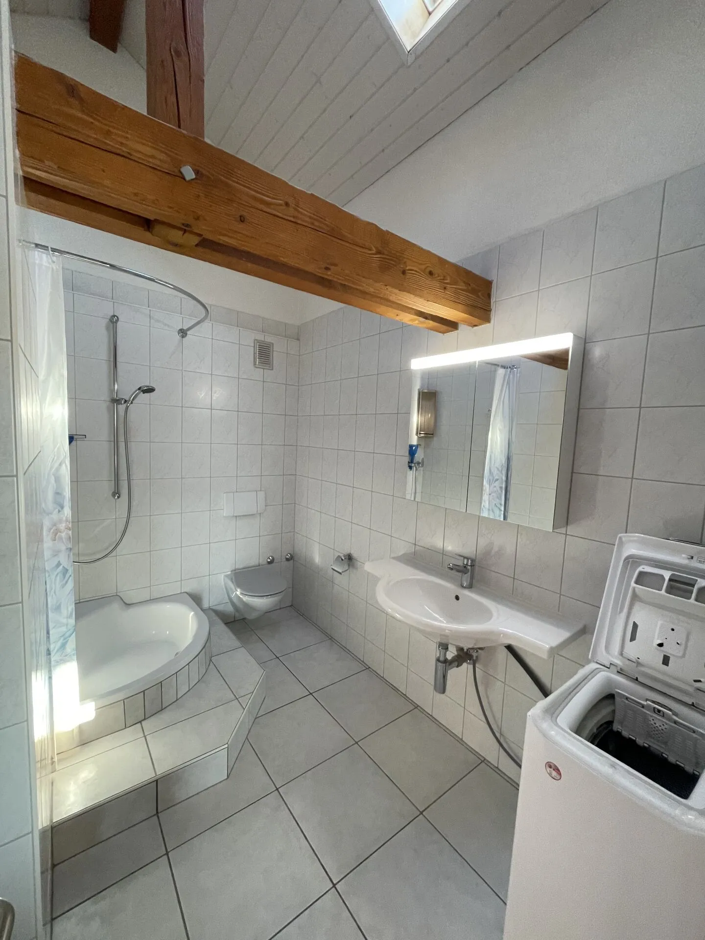 Courtelary, 2.5-room apartment on the 4th floor with elevator - Photo 4 of 5