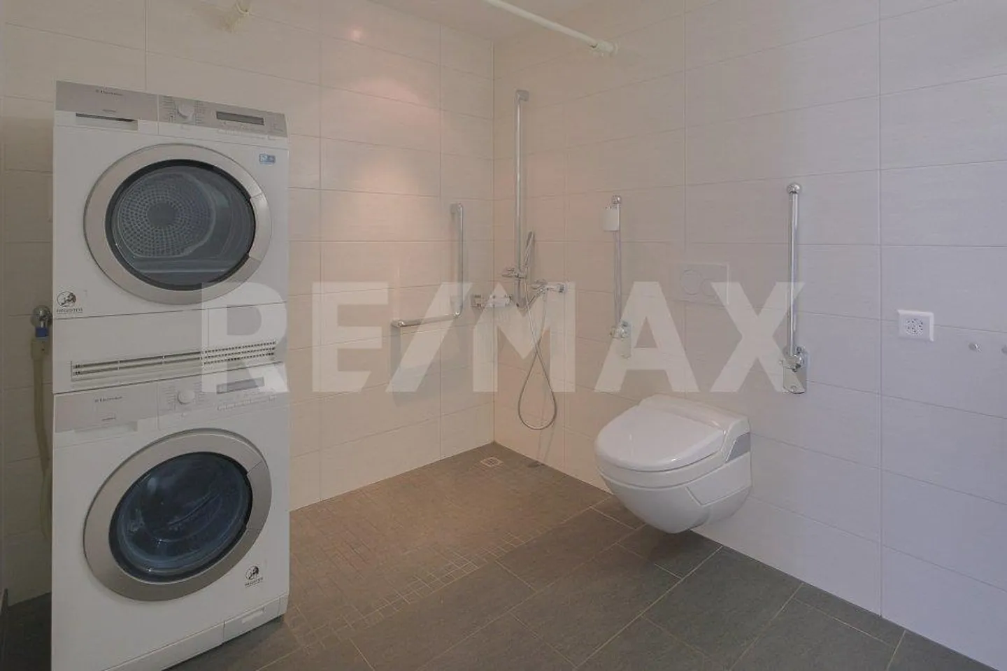 Hell, central and wheelchair accessible - 3.5 room garden apartment - Photo 9 of 11