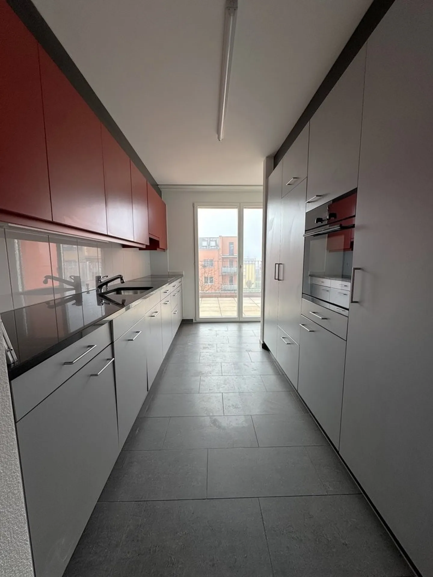 Ici attend votre nouveau chez-vous - Photo 2 sur 12