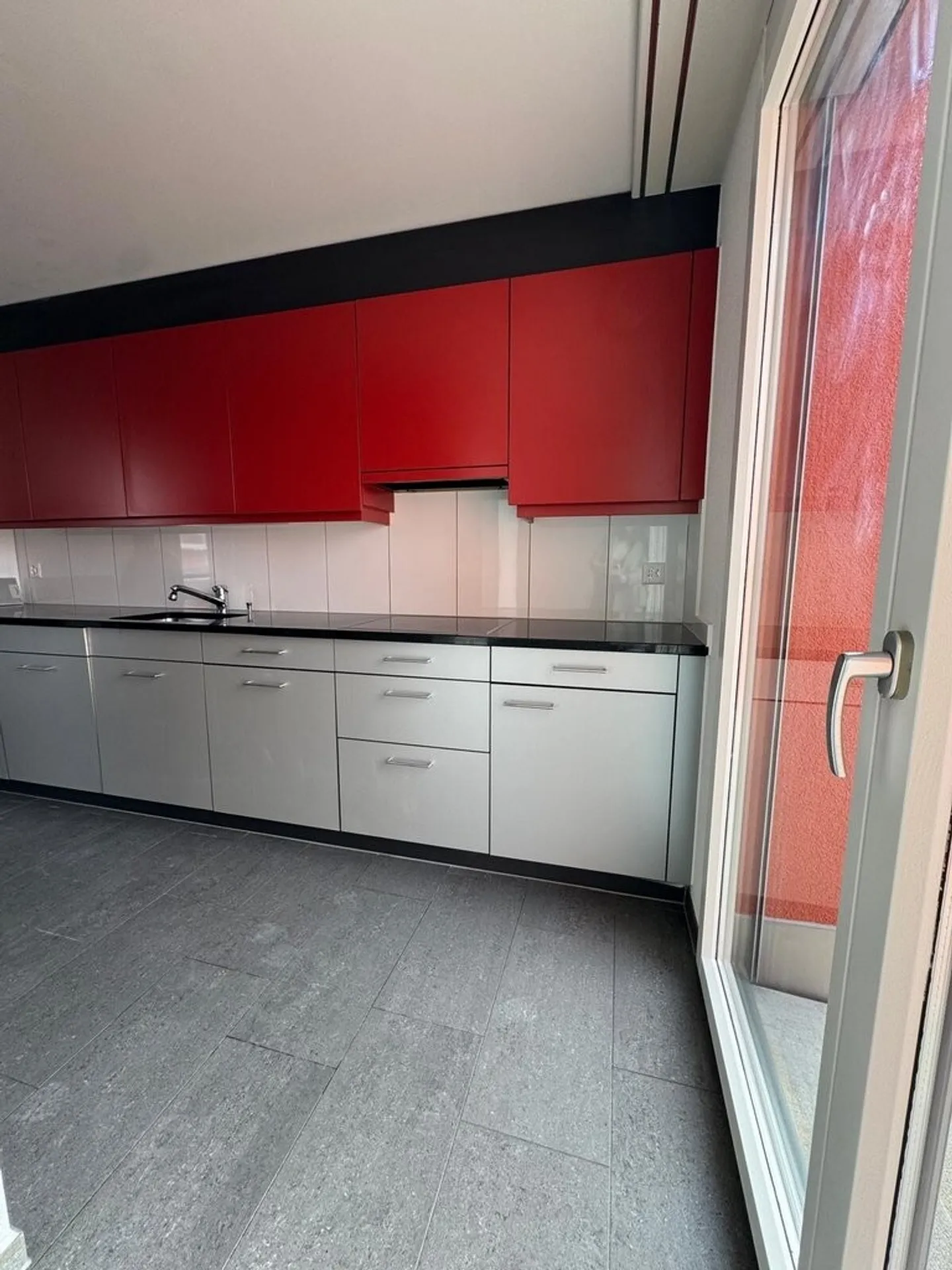 Ici attend votre nouveau chez-vous - Photo 3 sur 12