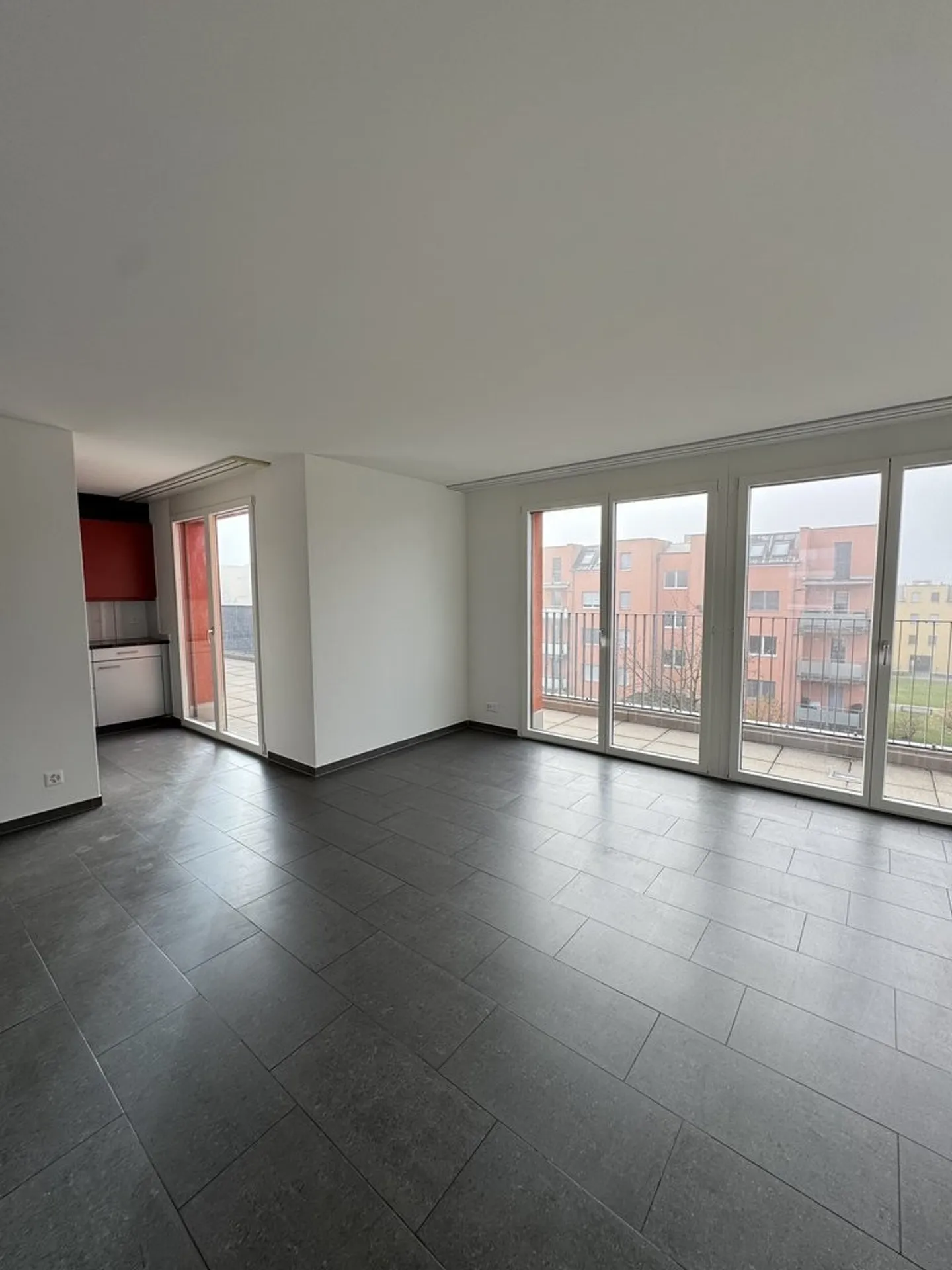 Ici attend votre nouveau chez-vous - Photo 4 sur 12