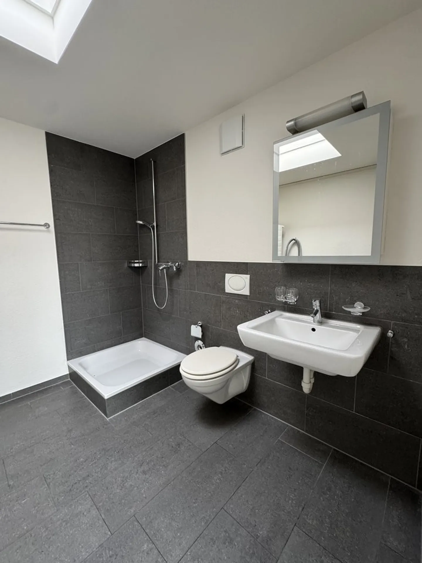 Ici attend votre nouveau chez-vous - Photo 9 sur 12