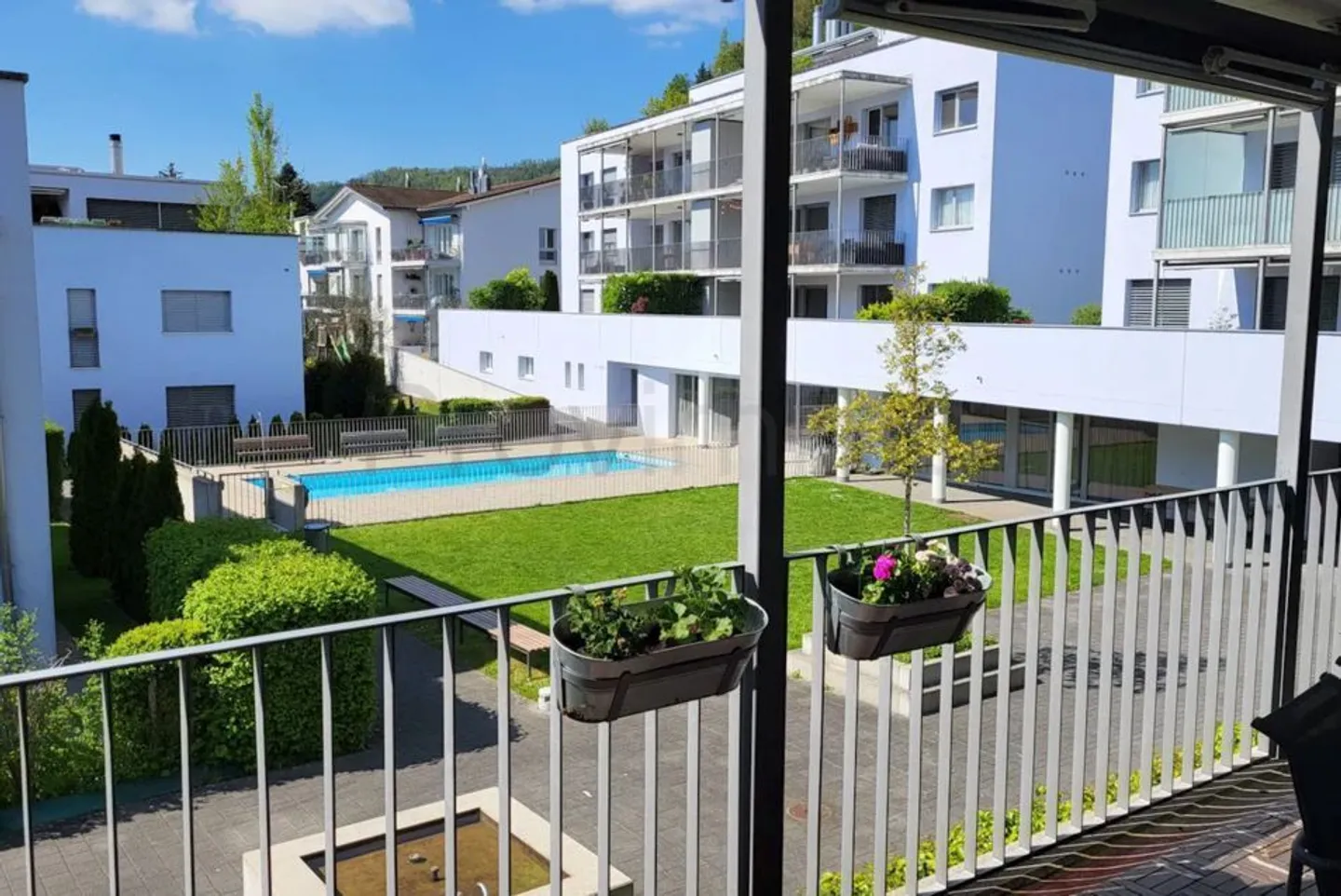 Vielseitiges Wohnerlebnis mit aussergewöhnlichen Annehmlichkeiten - Foto 2 von 13