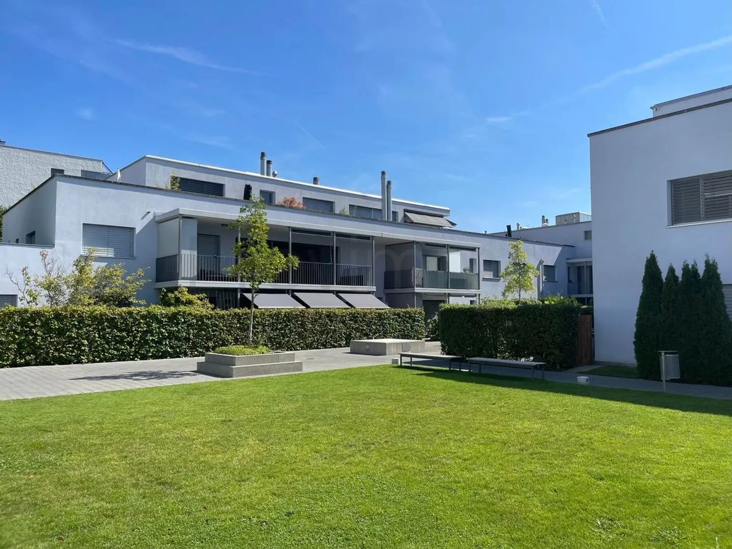 Vielseitiges Wohnerlebnis mit aussergewöhnlichen Annehmlichkeiten - Foto 3 von 13