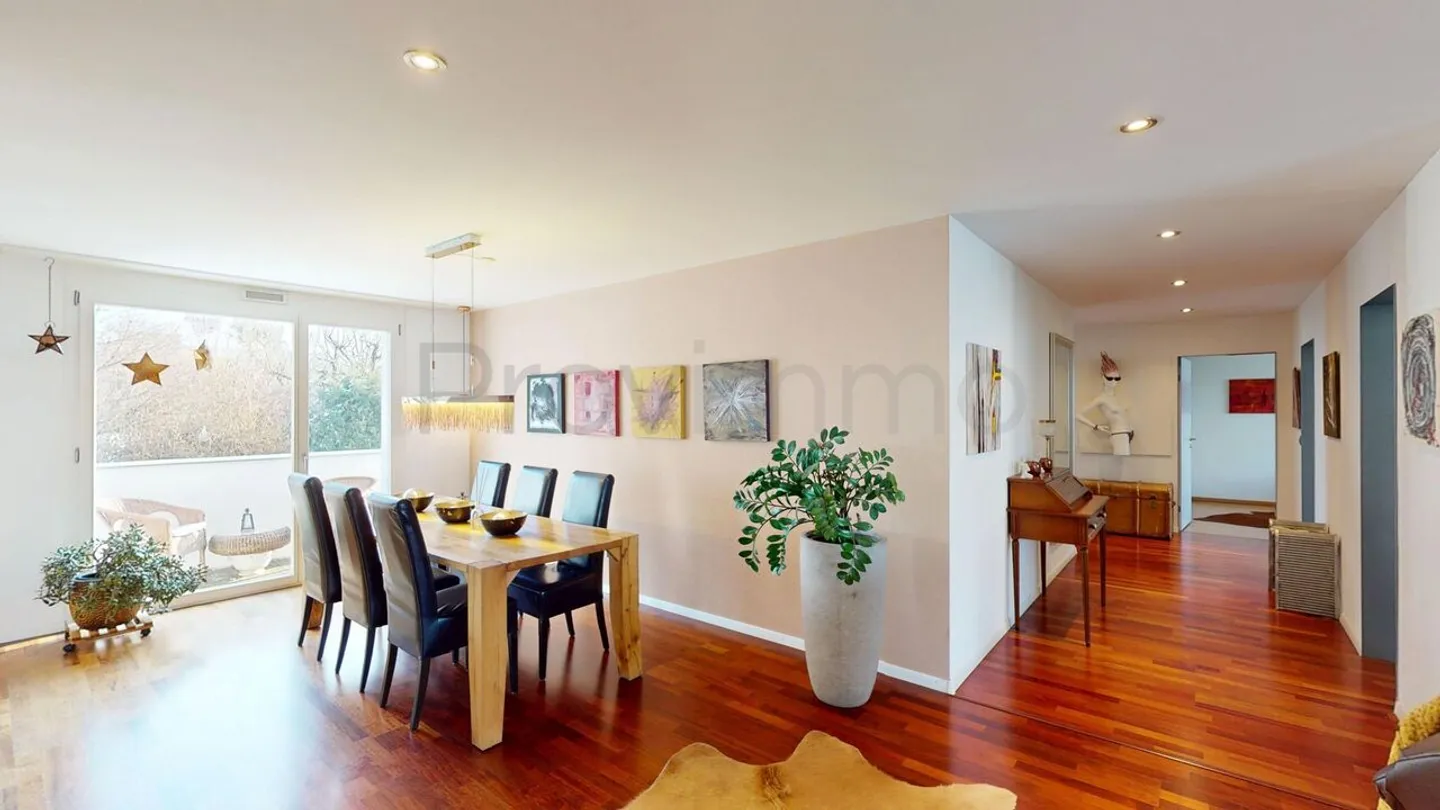 Vielseitiges Wohnerlebnis mit aussergewöhnlichen Annehmlichkeiten - Foto 7 von 13