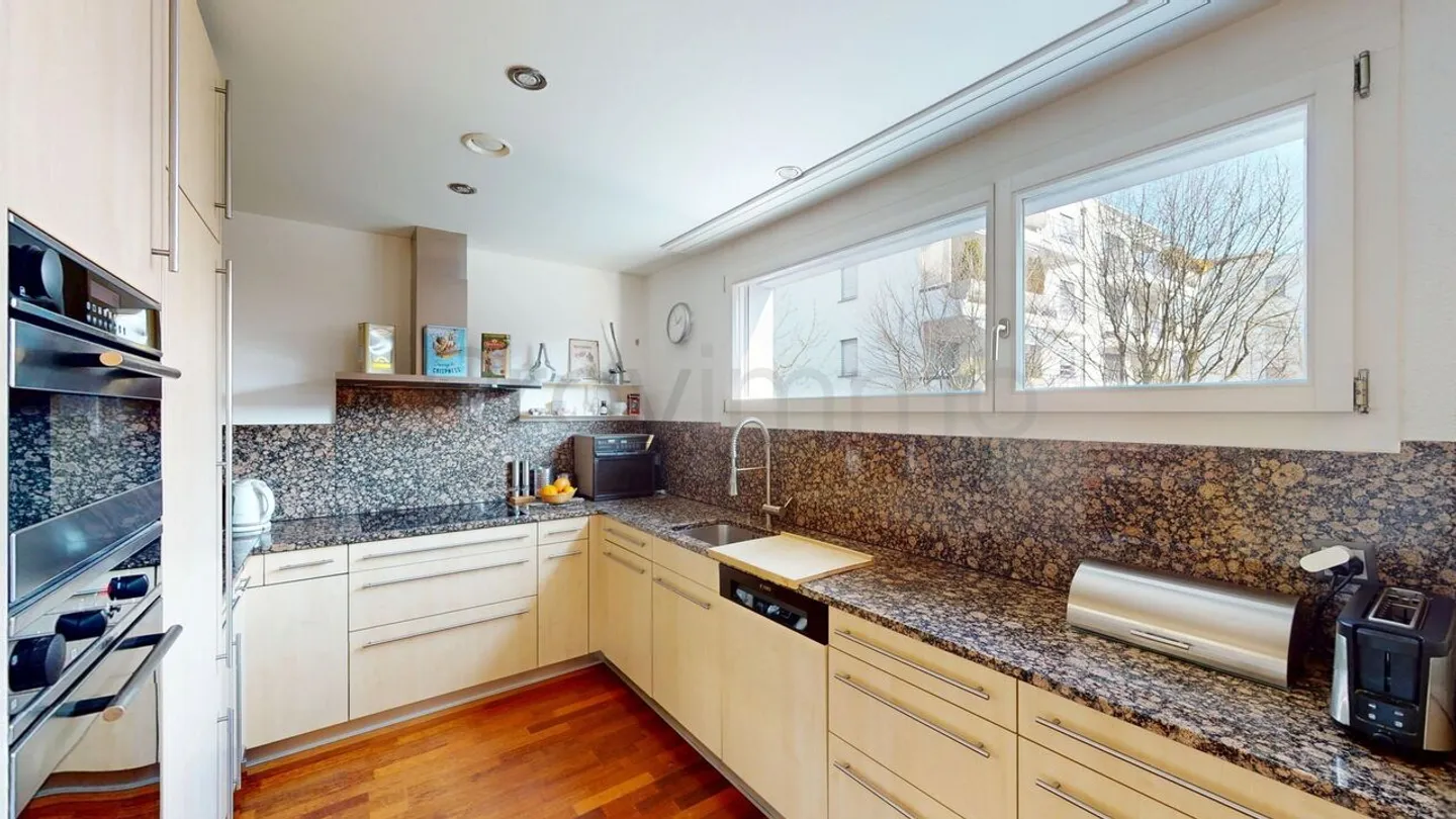 Vielseitiges Wohnerlebnis mit aussergewöhnlichen Annehmlichkeiten - Foto 8 von 13