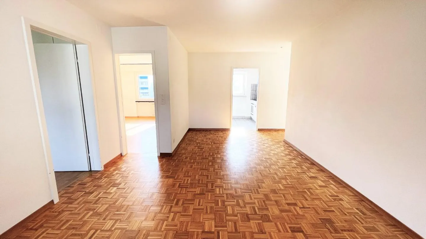 Appartement lumineux avec vue dégagée - Photo 3 sur 9