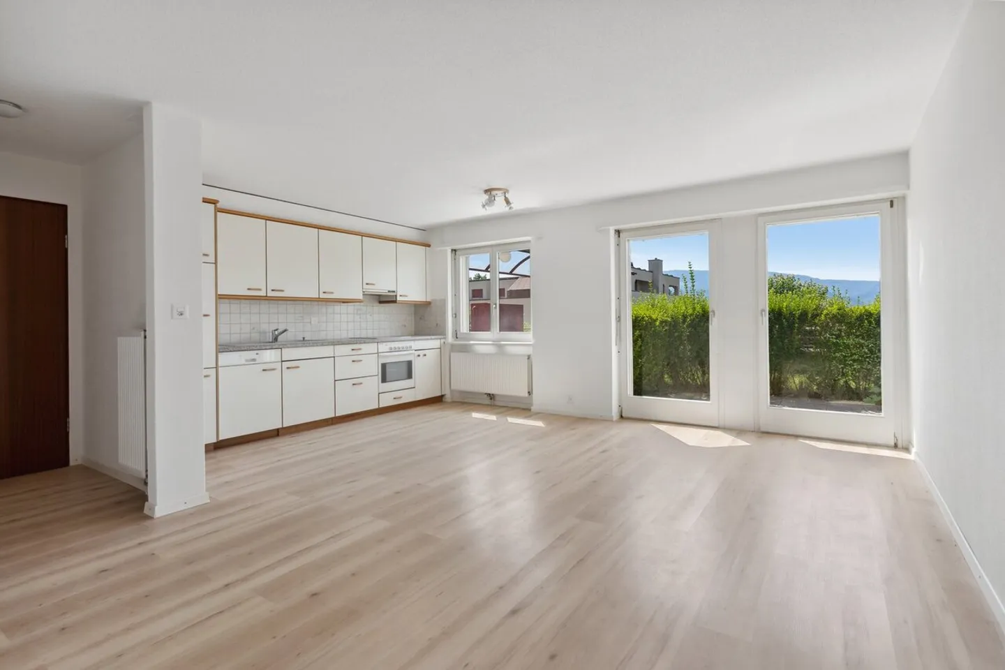 APARTMENT FOR RENT IN A VERY SUNNY AND FAMILY-FRIENDLY NEIGHBORHOOD - Photo 1 of 8