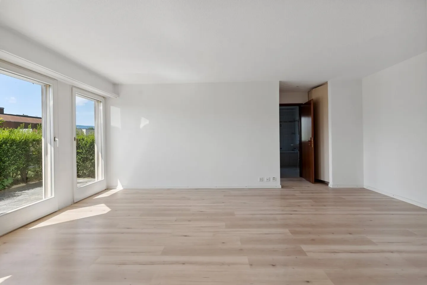 APARTMENT FOR RENT IN A VERY SUNNY AND FAMILY-FRIENDLY NEIGHBORHOOD - Photo 2 of 8