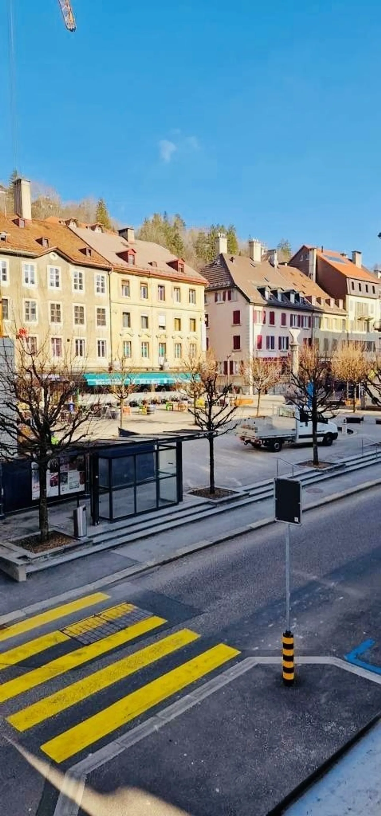 Spazio commerciale ristrutturato di fronte a Piazza del Mercato, Le Locle - Foto 8 di 8