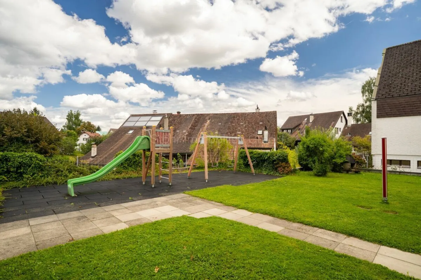 Geräumiges 6.5-Zimmer-Einfamilienhaus mit tollem Umschwung - Foto 20 von 24