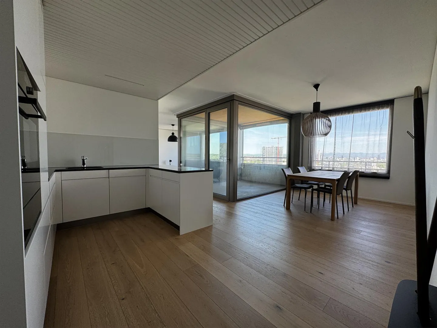 Modernes Apartment mit atemberaubendem Blick - Foto 3 von 6
