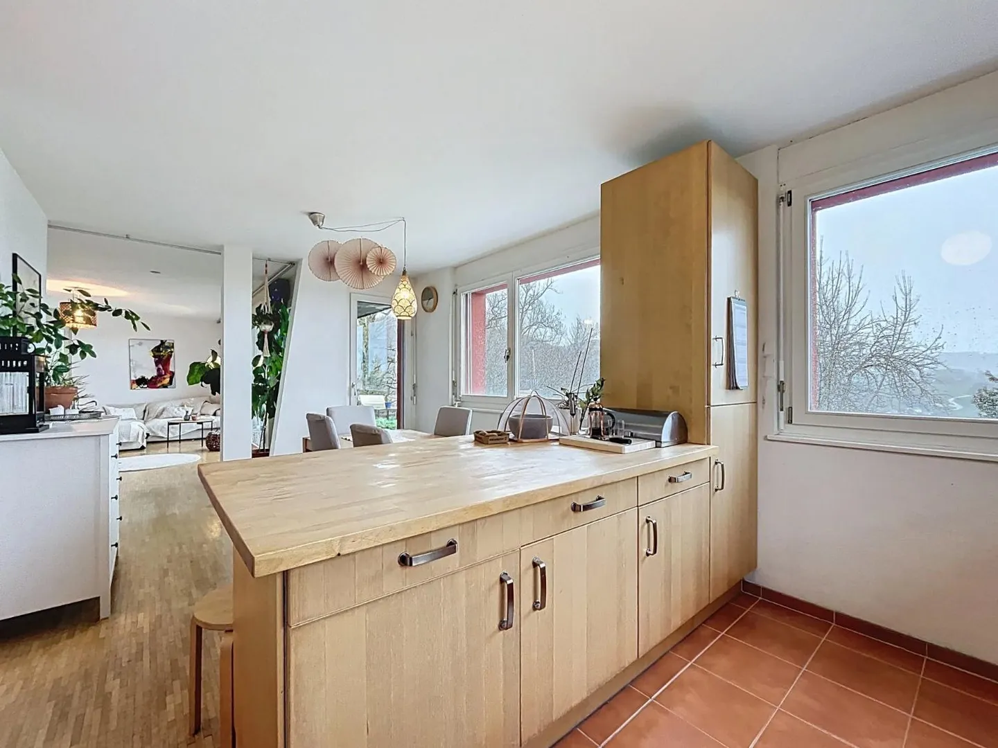 Appartement de quatre pièces au rez-de-chaussée ! - Photo 5 sur 11
