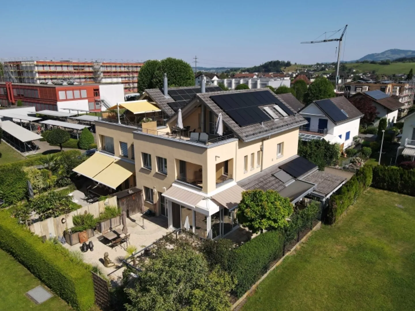 Charmantes Doppelhaus mit Bergsicht - Foto 1 von 1