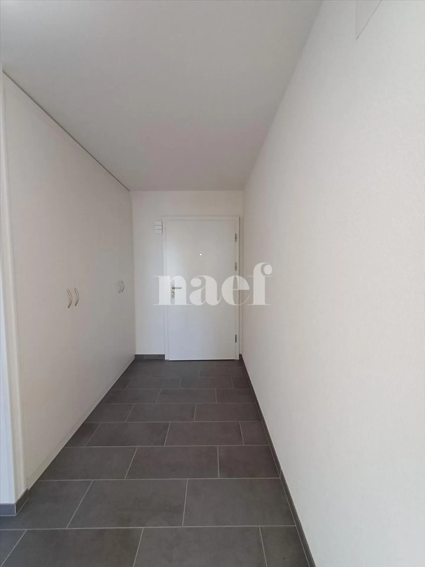 Bel appartement entièrement rénové - Photo 5 sur 9