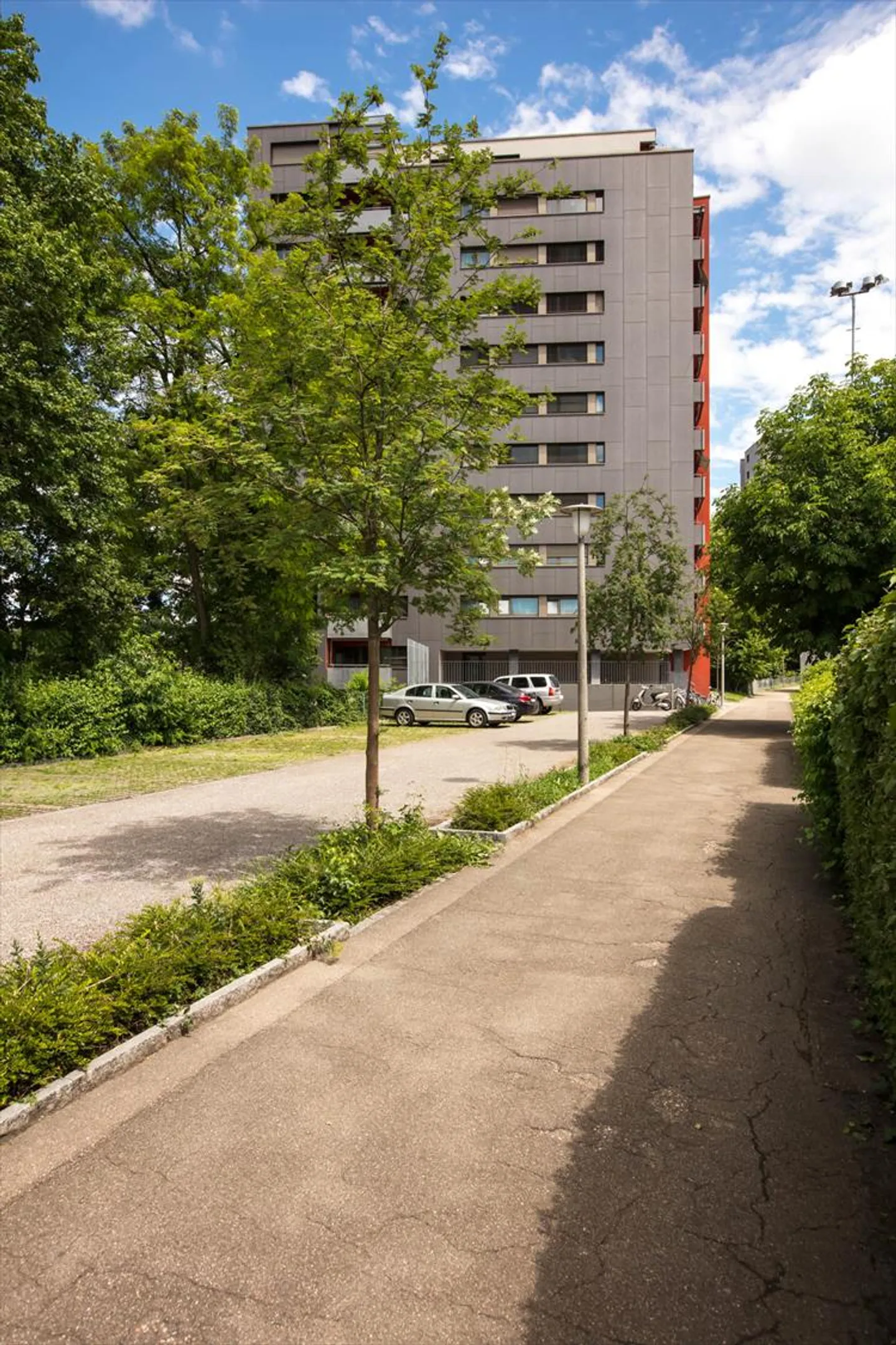 Places de stationnement extérieures à louer à partir du 16.09.2025 - Photo 1 sur 1