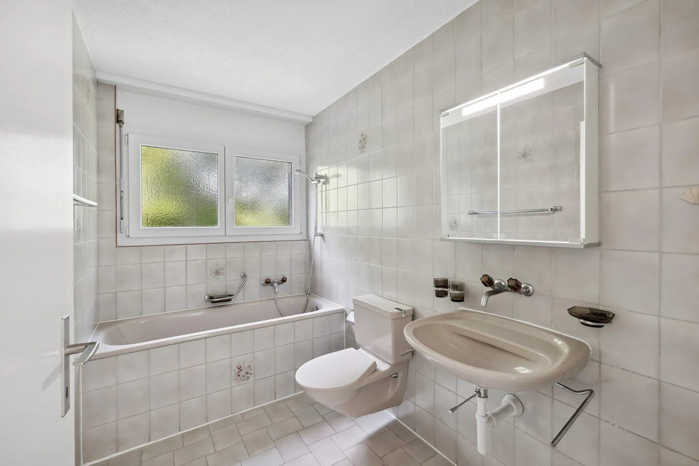 Schöne 5-Zimmer-Wohnung im 1. Stock - Ruhig und nah an der Natur - Foto 5 von 9