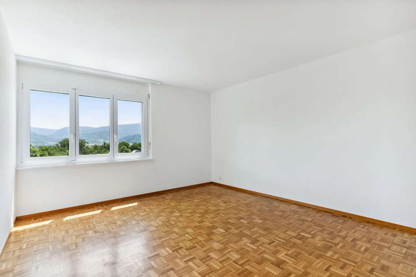 Schöne 5-Zimmer-Wohnung im 1. Stock - Ruhig und nah an der Natur - Foto 8 von 9