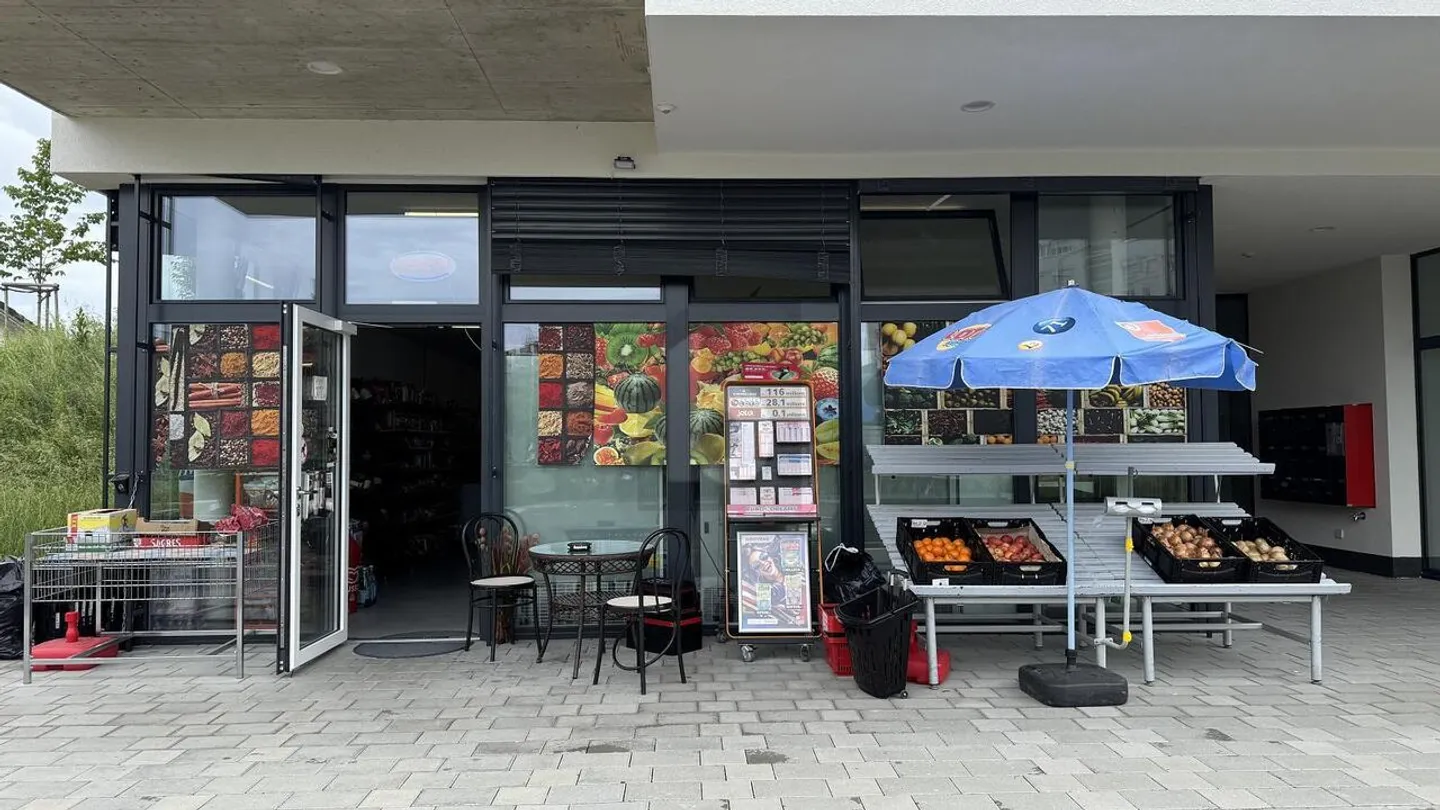 NEGOZIO IN UN NUOVO QUARTIERE - Foto 3 di 5
