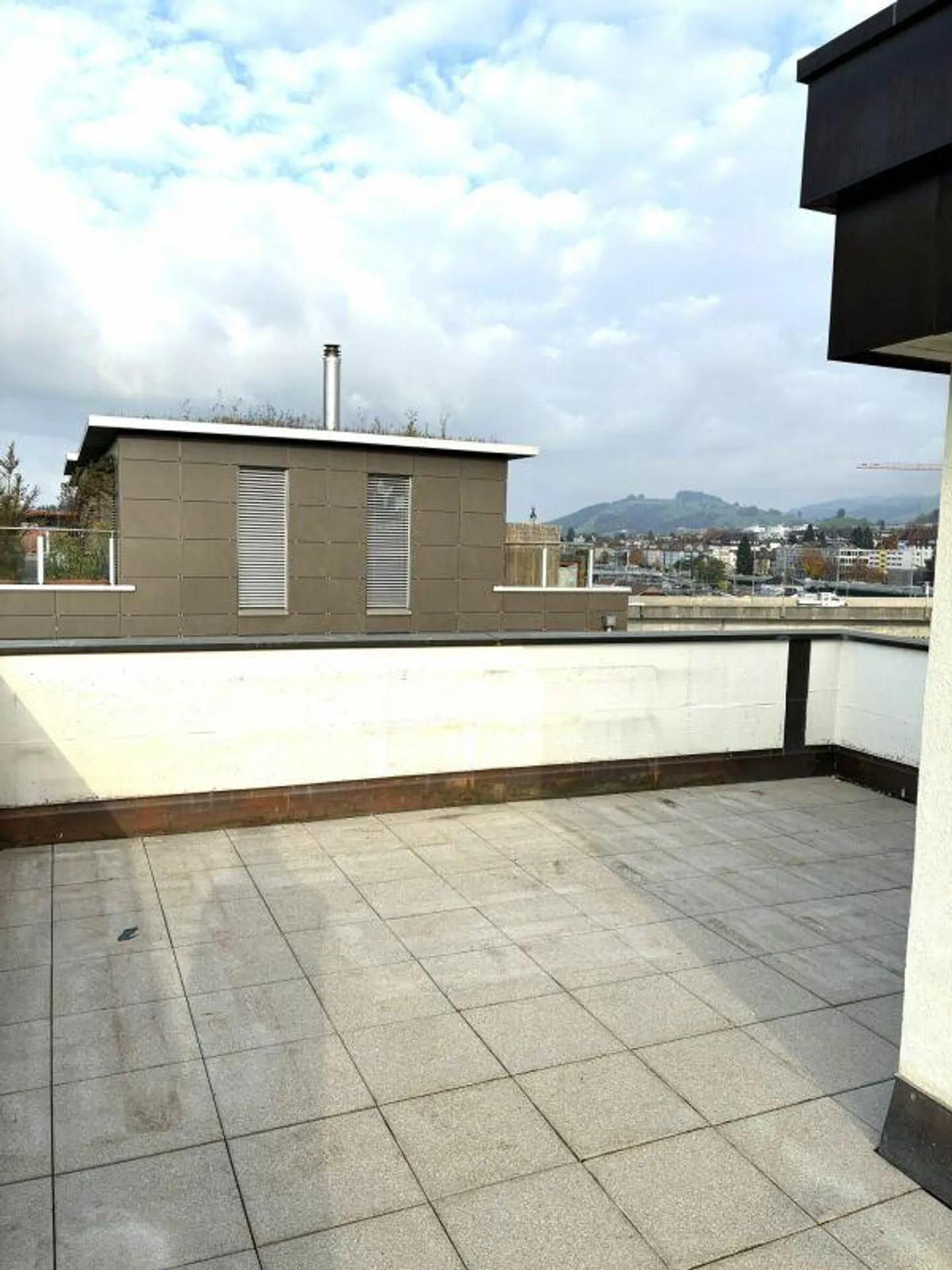 Oasis de bien-être avec balcon tout autour - Photo 6 sur 7