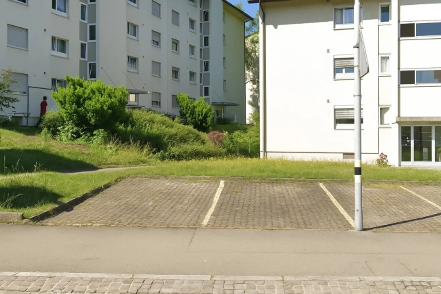 Praktischer Aussenparkplatz - Foto 1 von 1