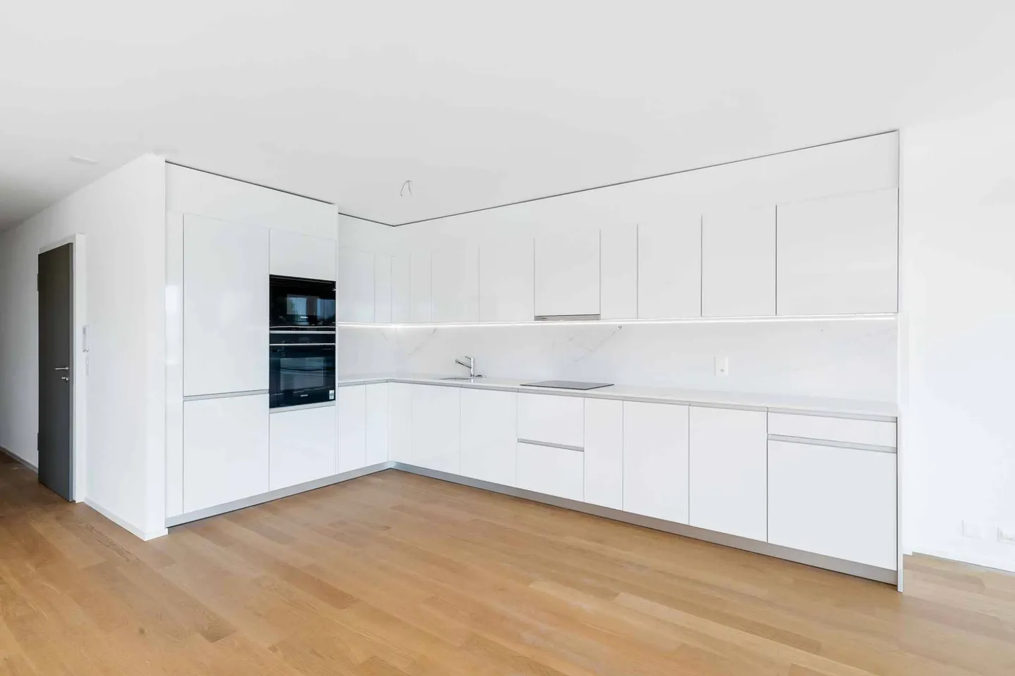 Lussuoso appartamento di 4,5 stanze con balcone coperto - Foto 4 di 13