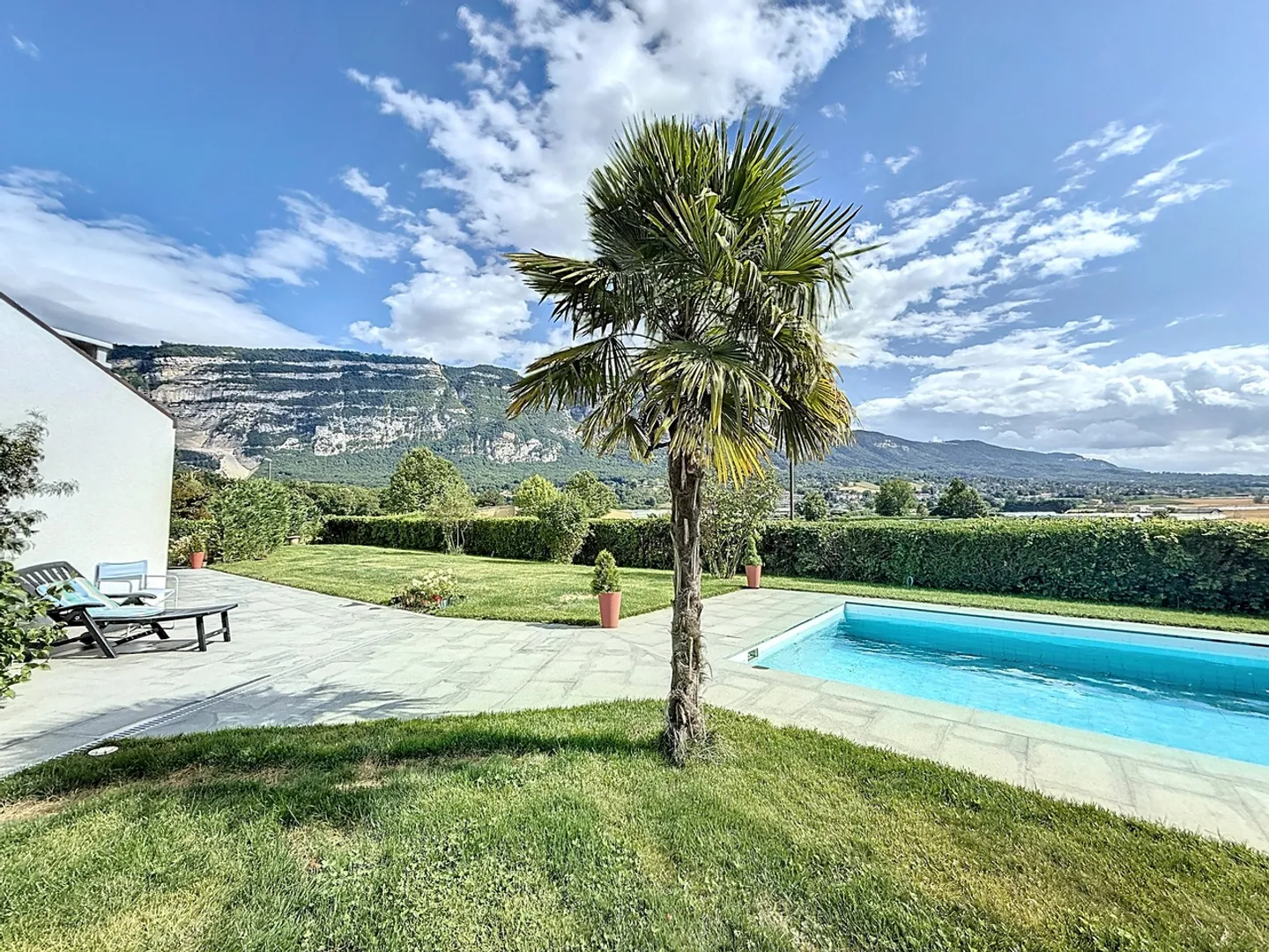 Maison 9 pièces - Photo 1 sur 13