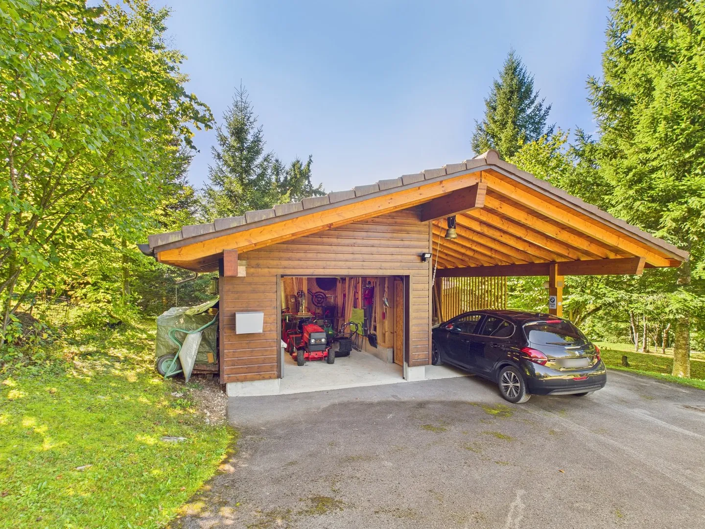 Chalet confortable avec garage et abri - Photo 13 sur 14