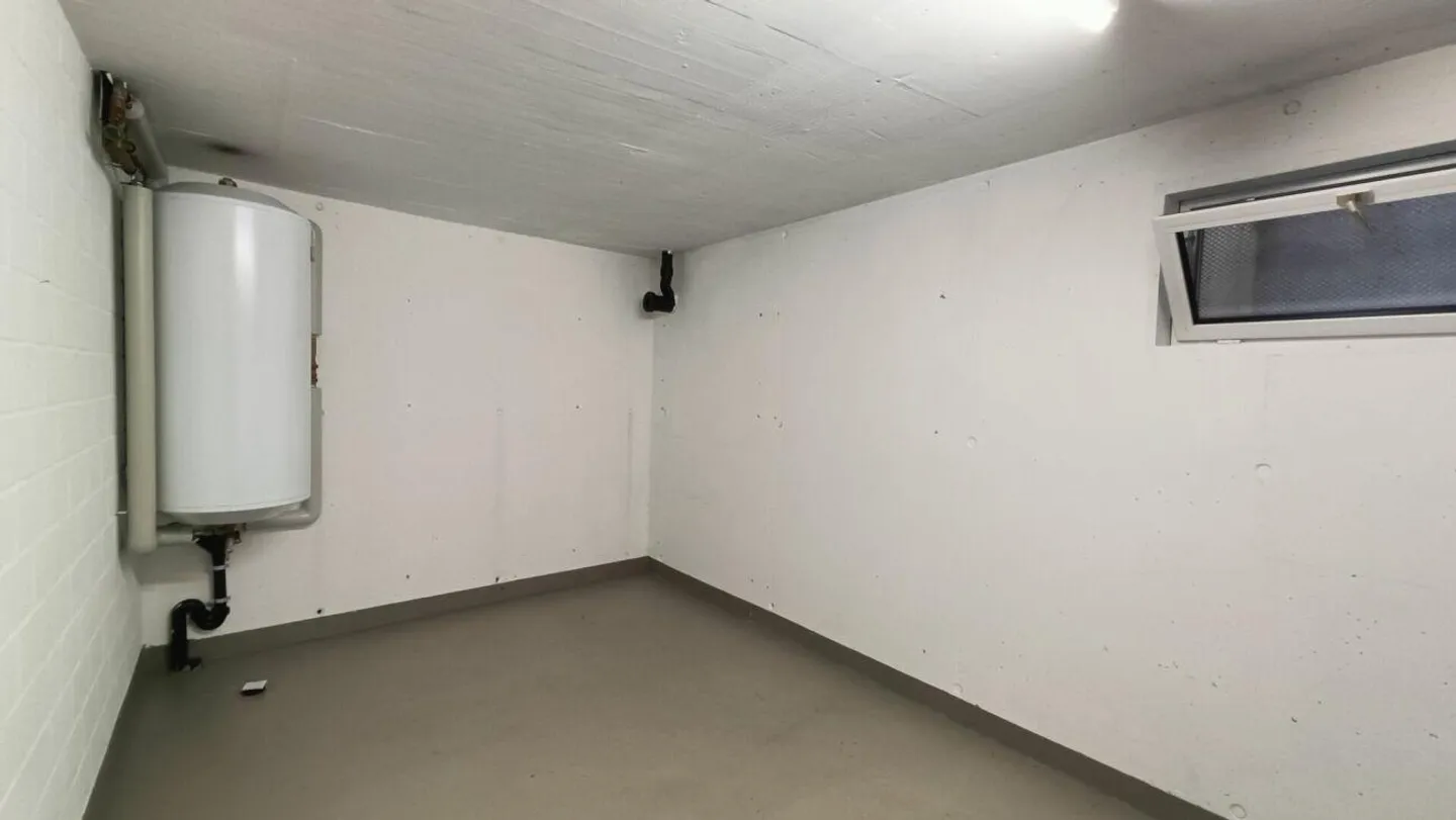 Storage/Dispersion Room - Photo 3 of 4