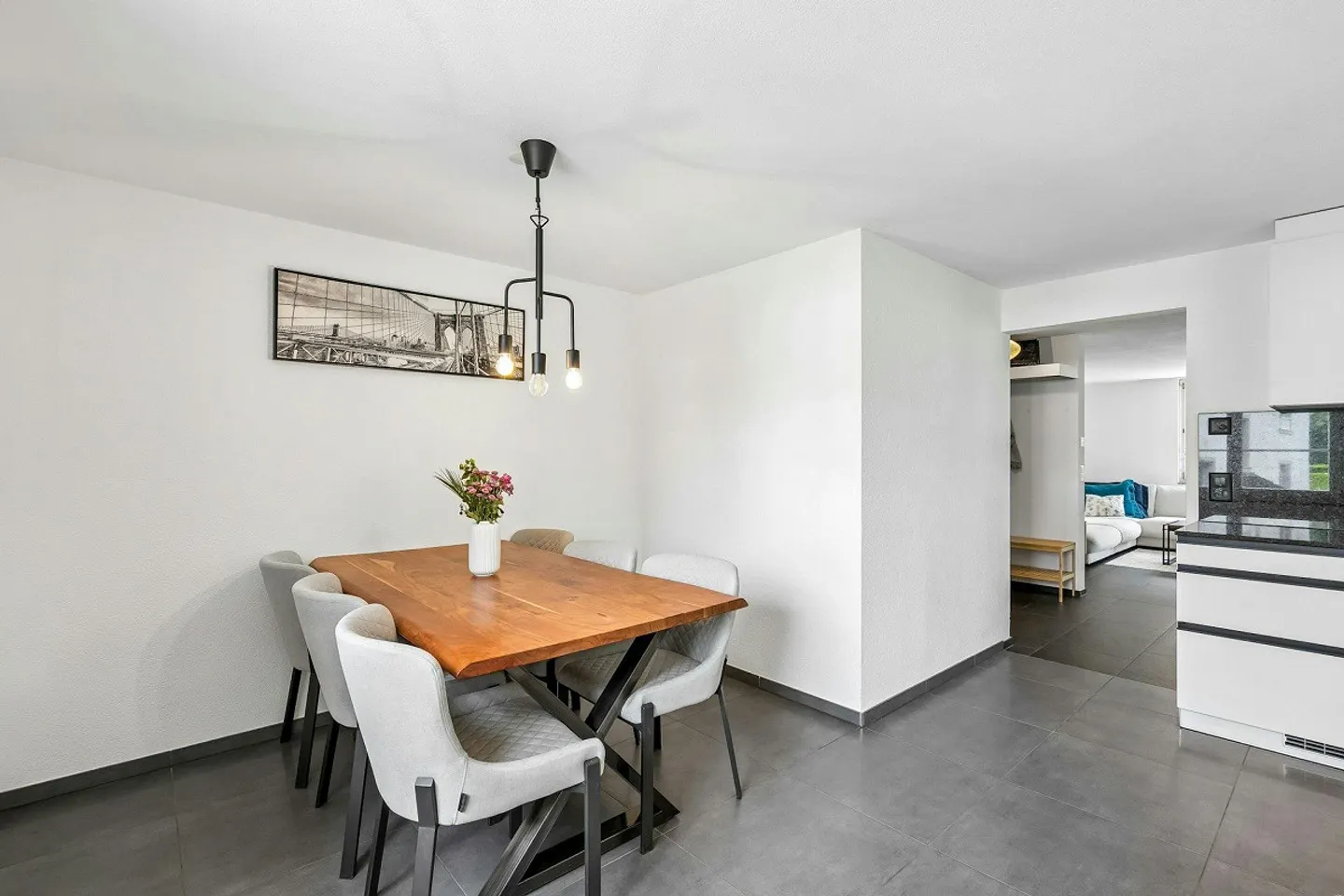 4.5 Room Maisonette Apartment in a Central Location in Wald - Photo 3 of 12