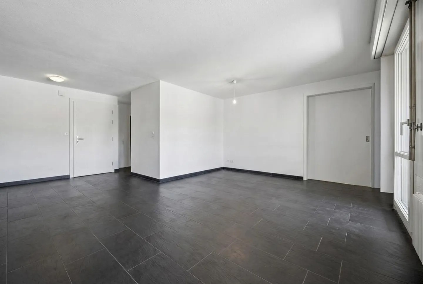 Bright 4.5-Room Apartment - Photo 5 of 13
