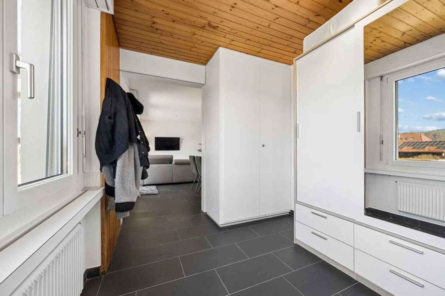 Bright 4.5-Room Apartment - Photo 6 of 13