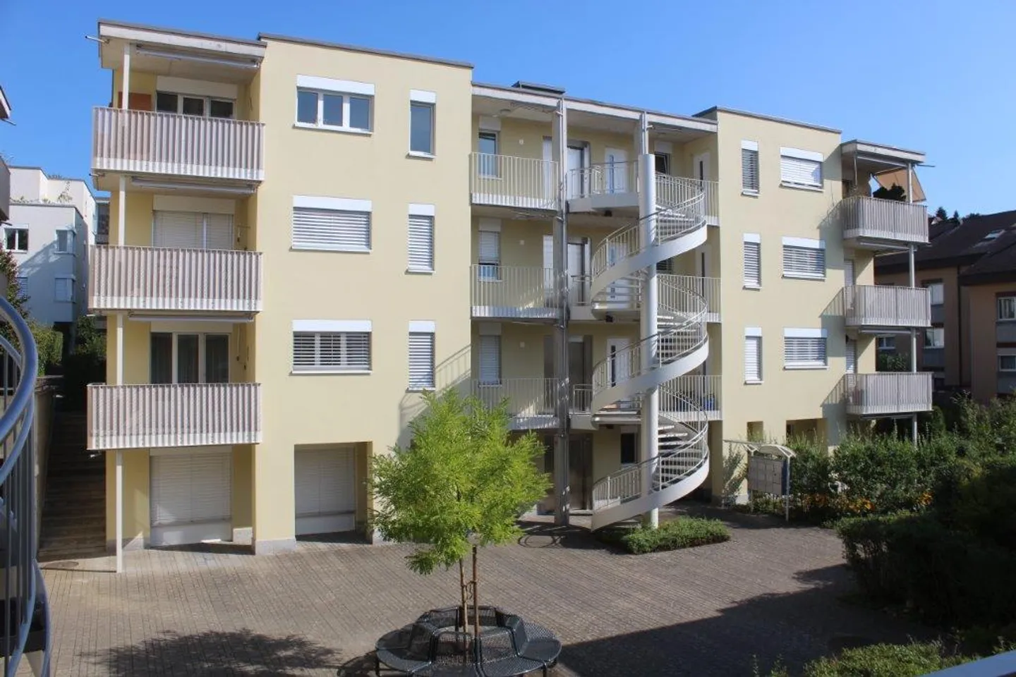 Modernes 2½-Zimmer-Apartment - Foto 1 von 6