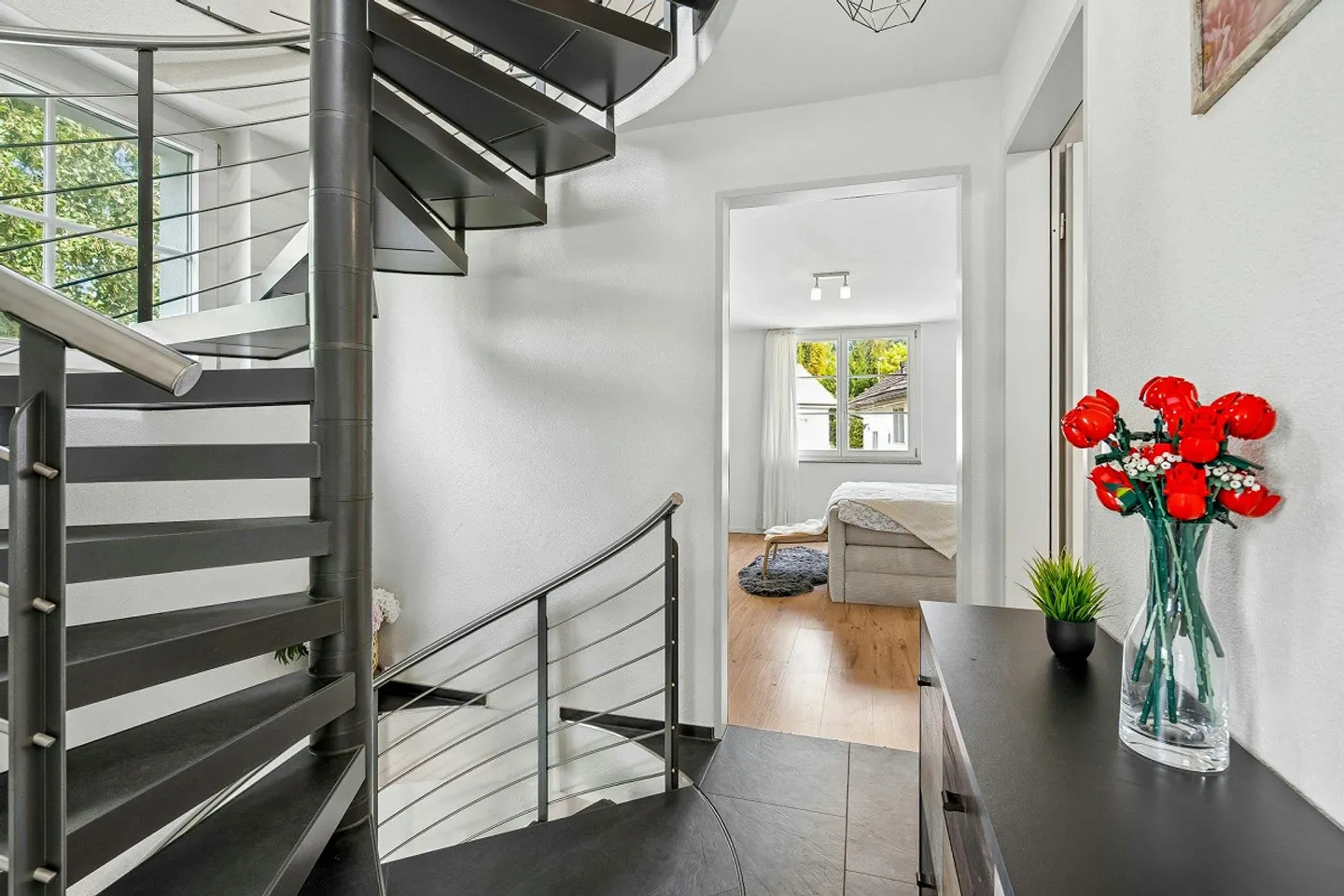 4.5 Room Maisonette Apartment in a Central Location in Wald - Photo 8 of 12