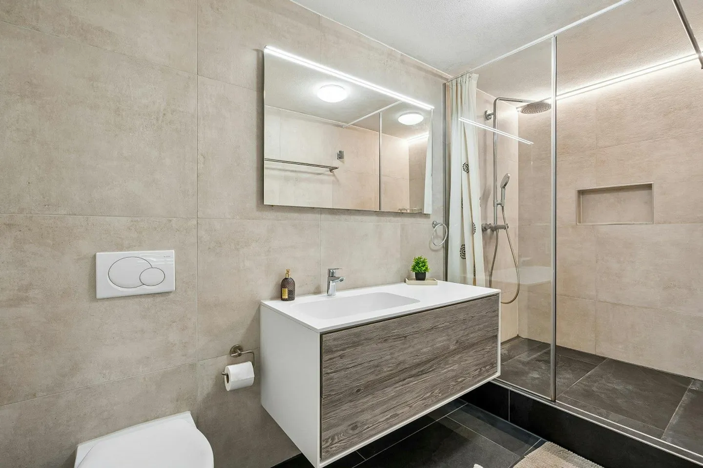 4.5 Room Maisonette Apartment in a Central Location in Wald - Photo 9 of 12