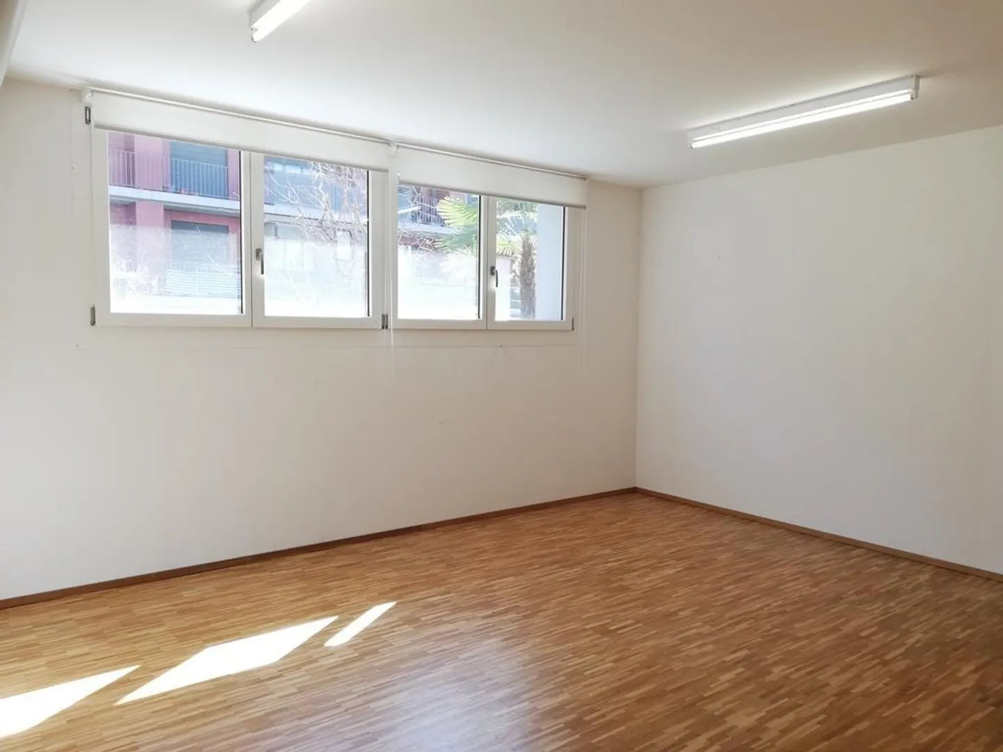 Craft Room with Comfort - Underfloor Heating and Toilet Facilities - Photo 4 of 5