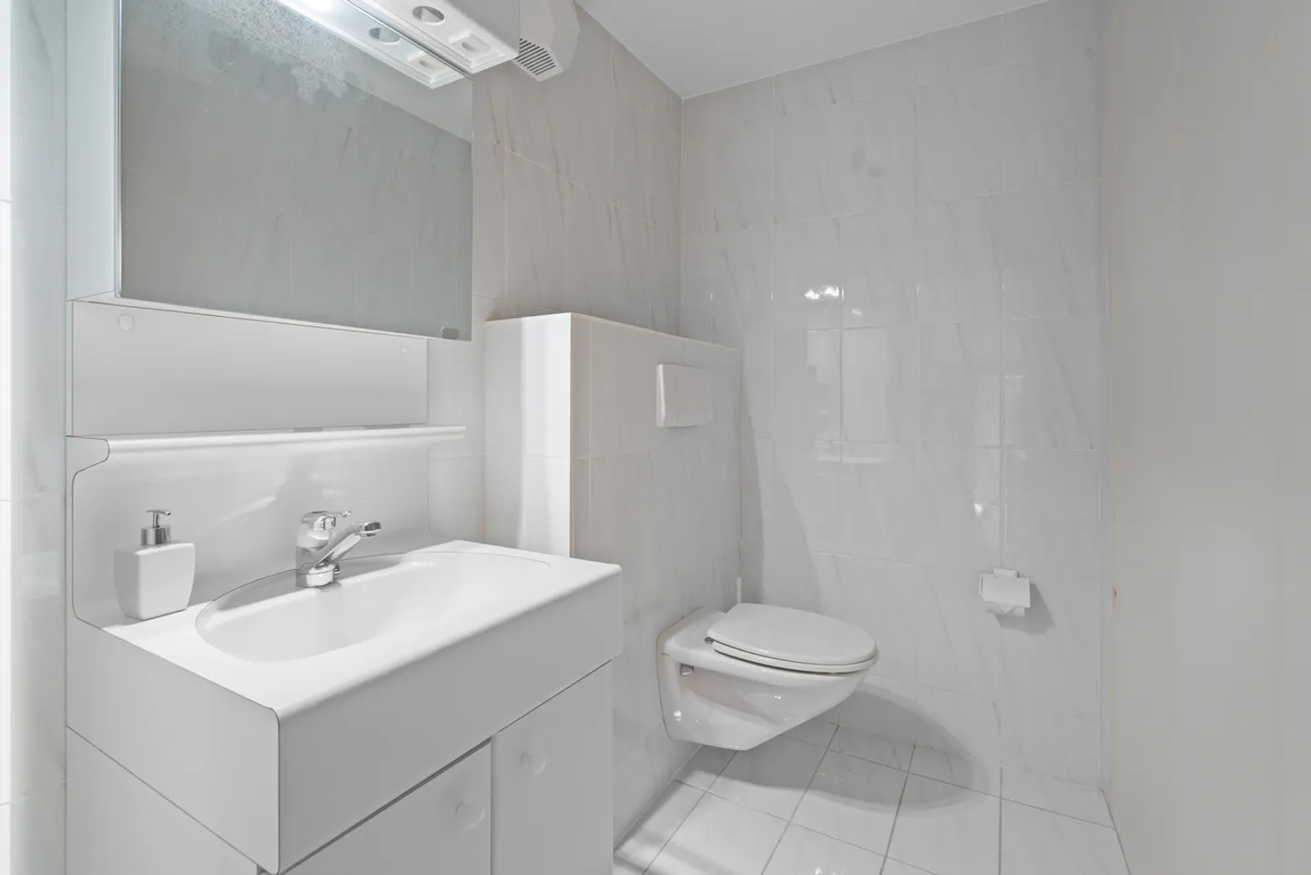 Spacious 4-bedroom apartment in the center of Crans and golf - Photo 8 of 10