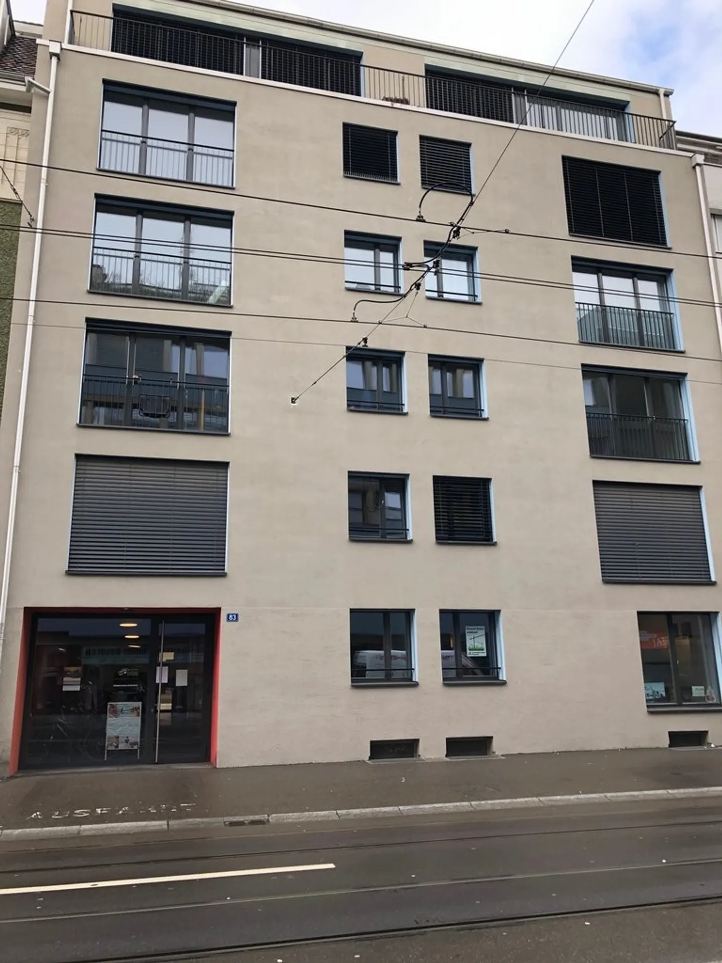 Spazio commerciale ben posizionato in affitto a Gundeli - Foto 1 di 2