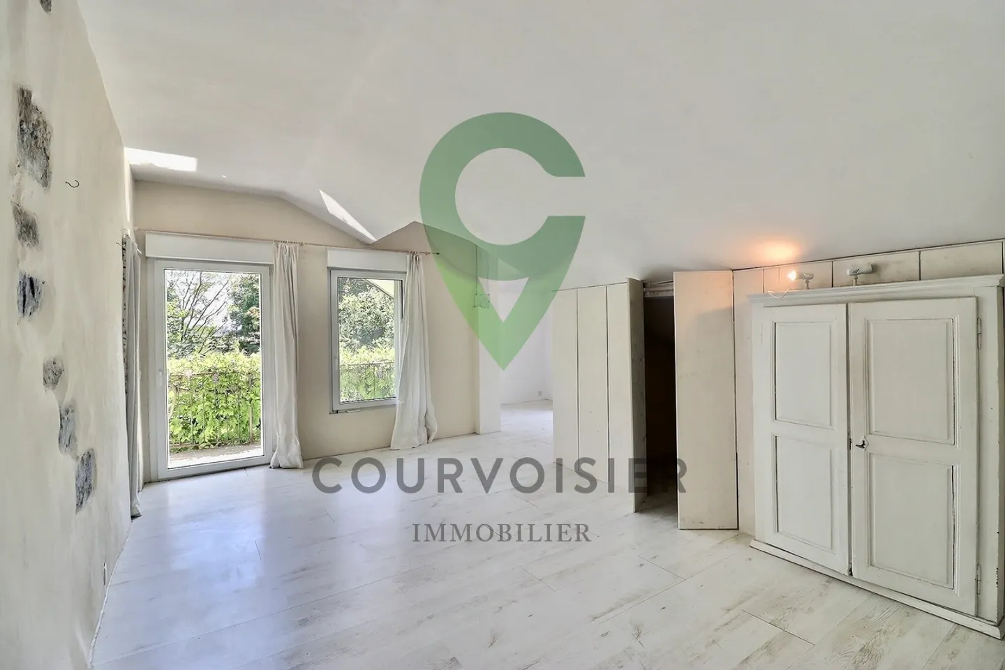 Casa di carattere con 2 appartamenti e grande potenziale di sviluppo - Foto 7 di 15