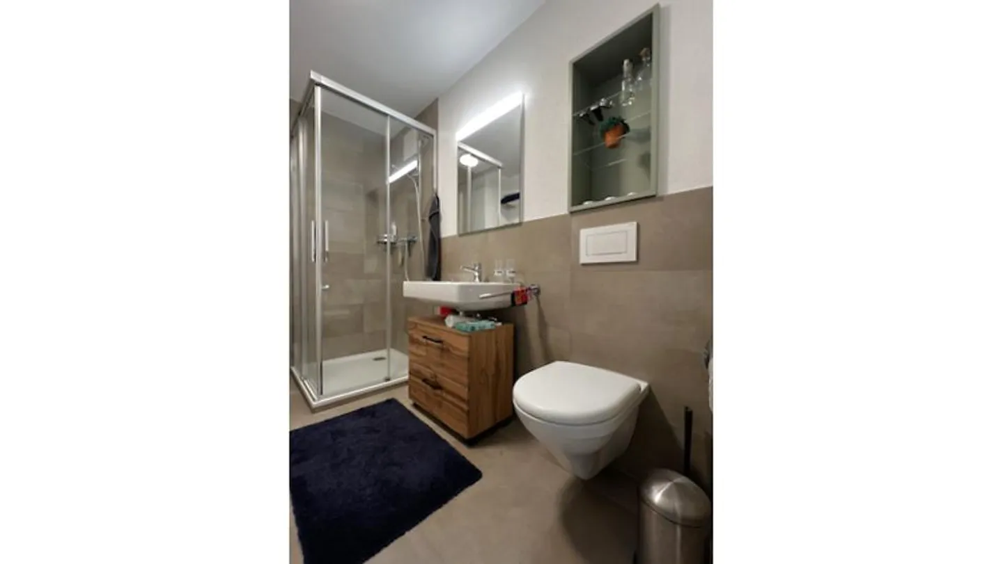 Stylish apartment near Bern main station - Photo 7 of 10