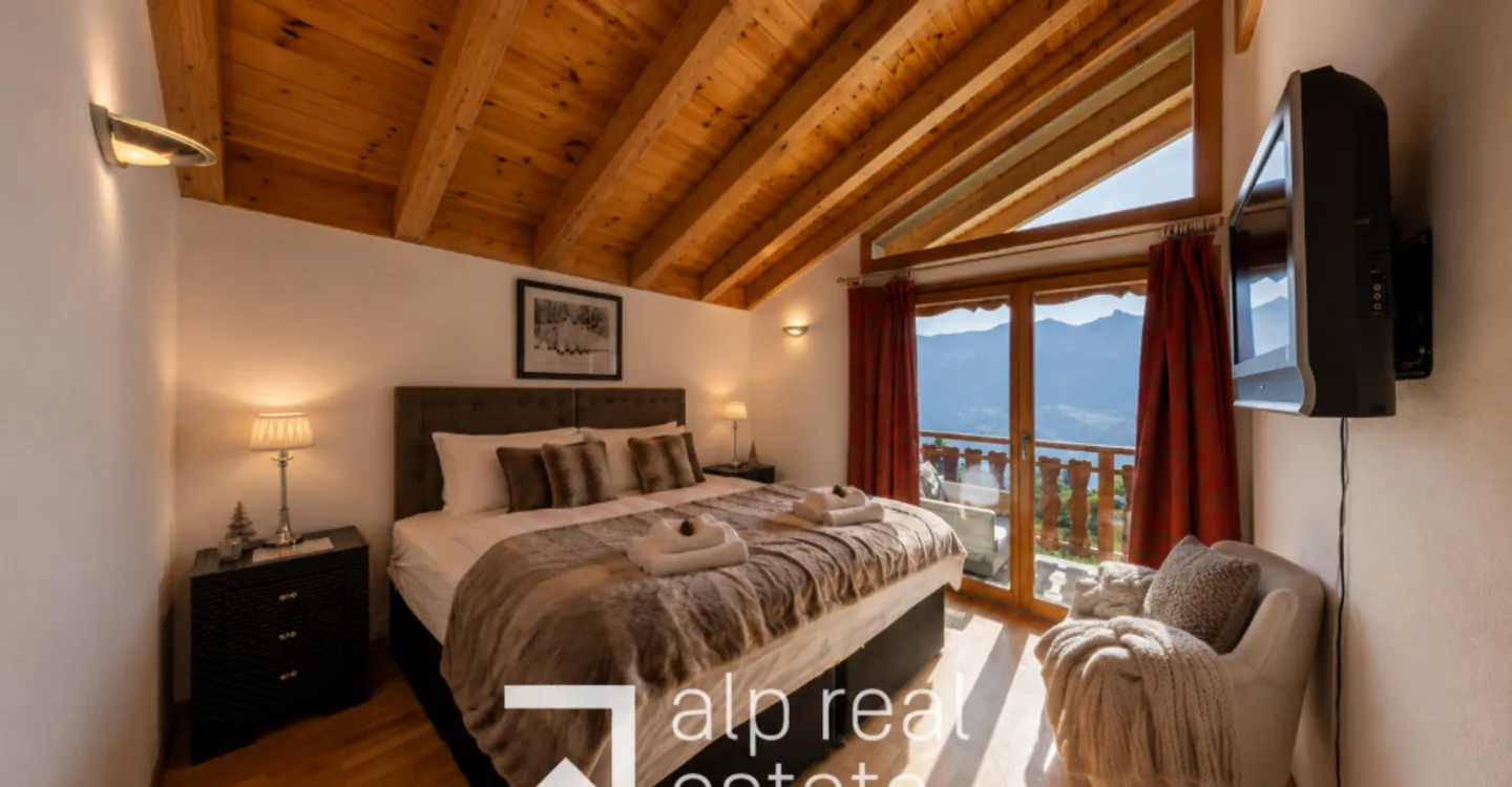 Magnificent chalet with wellness area - Photo 11 of 12