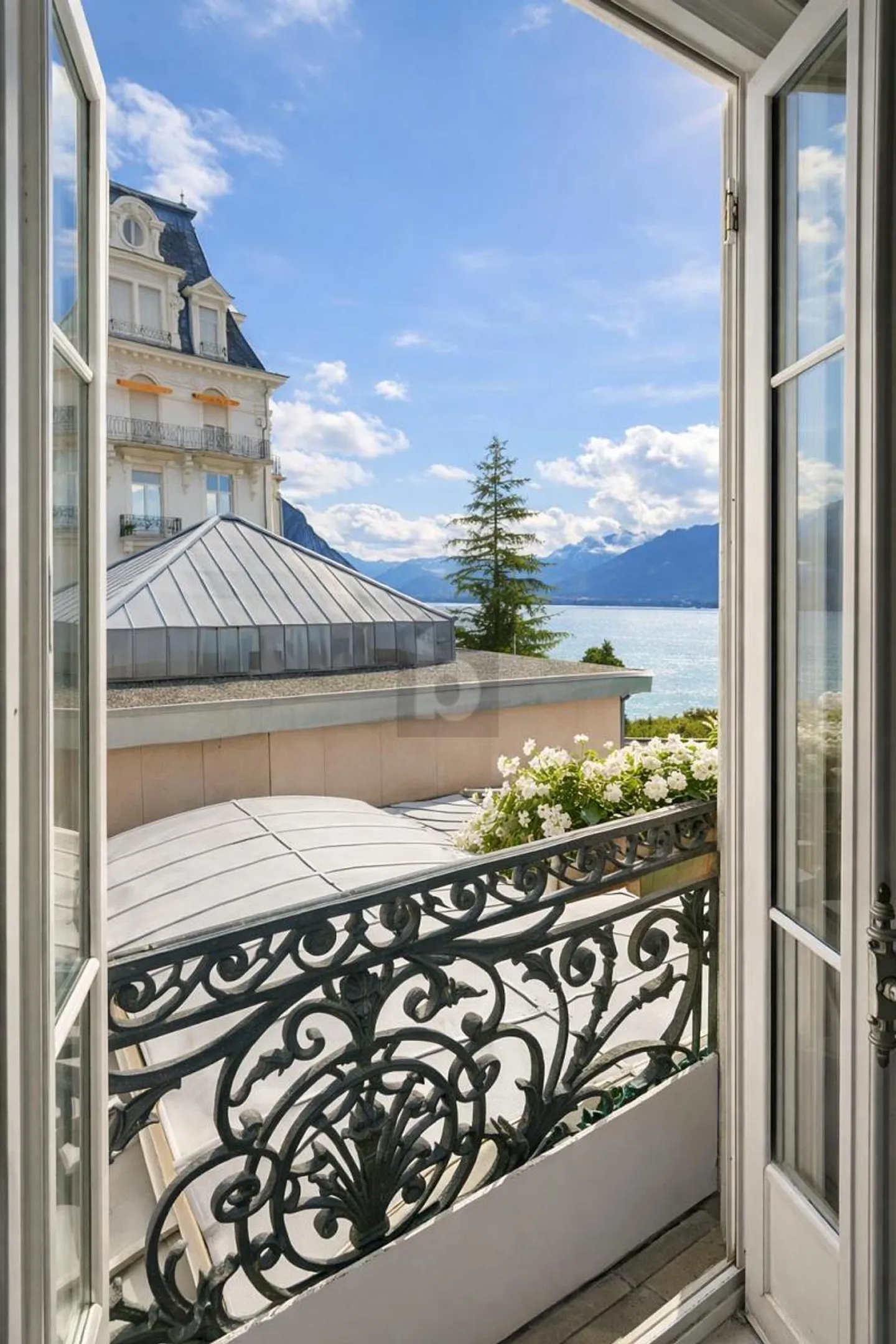 VIVERE IN UN LUOGO ECCEZIONALE LUNGO IL LAGO - Foto 3 di 6