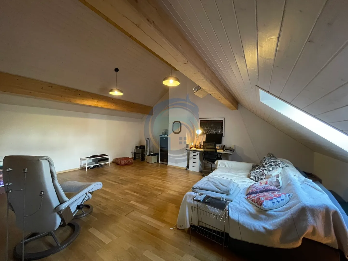 MAGNIFICENT 4.5-ROOM APARTMENT WITH LAKE VIEW - Photo 11 of 13